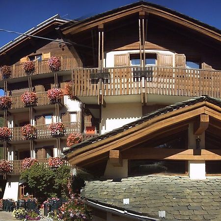 Hotel Vallee De Когне Екстериор снимка