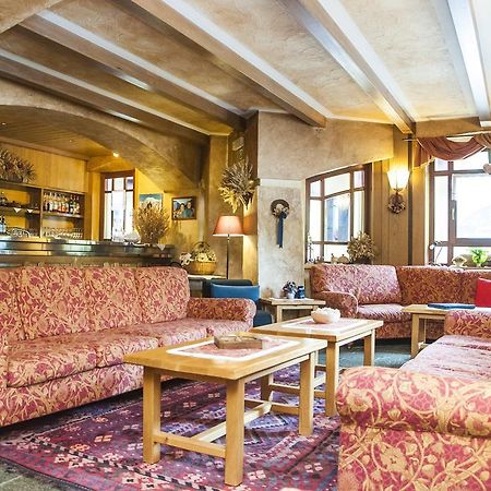 Hotel Vallee De Когне Екстериор снимка