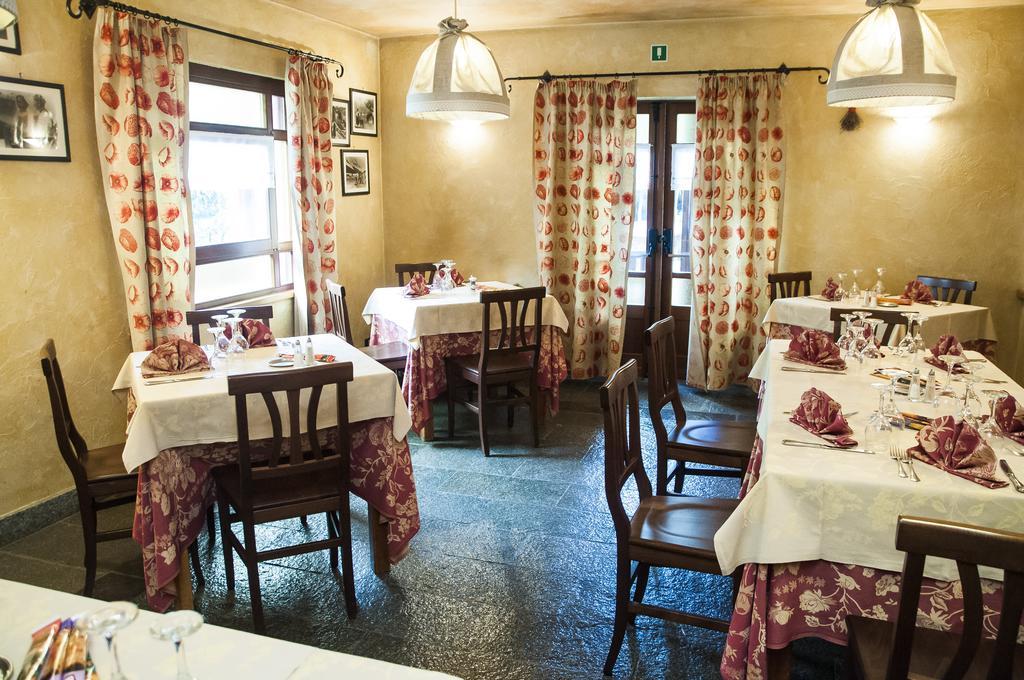Hotel Vallee De Когне Екстериор снимка