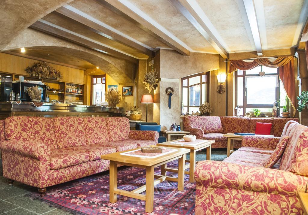 Hotel Vallee De Когне Екстериор снимка