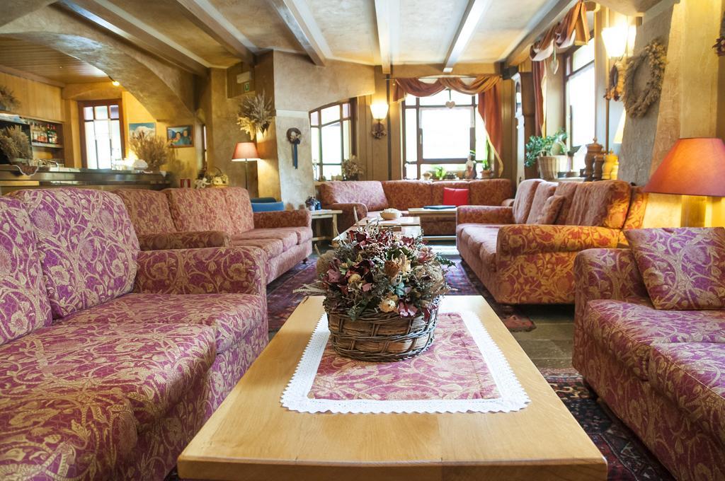 Hotel Vallee De Когне Екстериор снимка