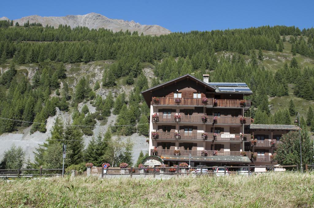 Hotel Vallee De Когне Екстериор снимка