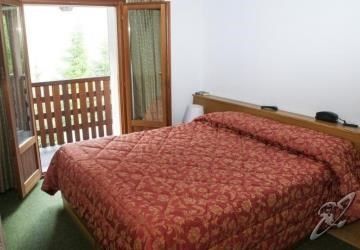 Hotel Vallee De Когне Екстериор снимка